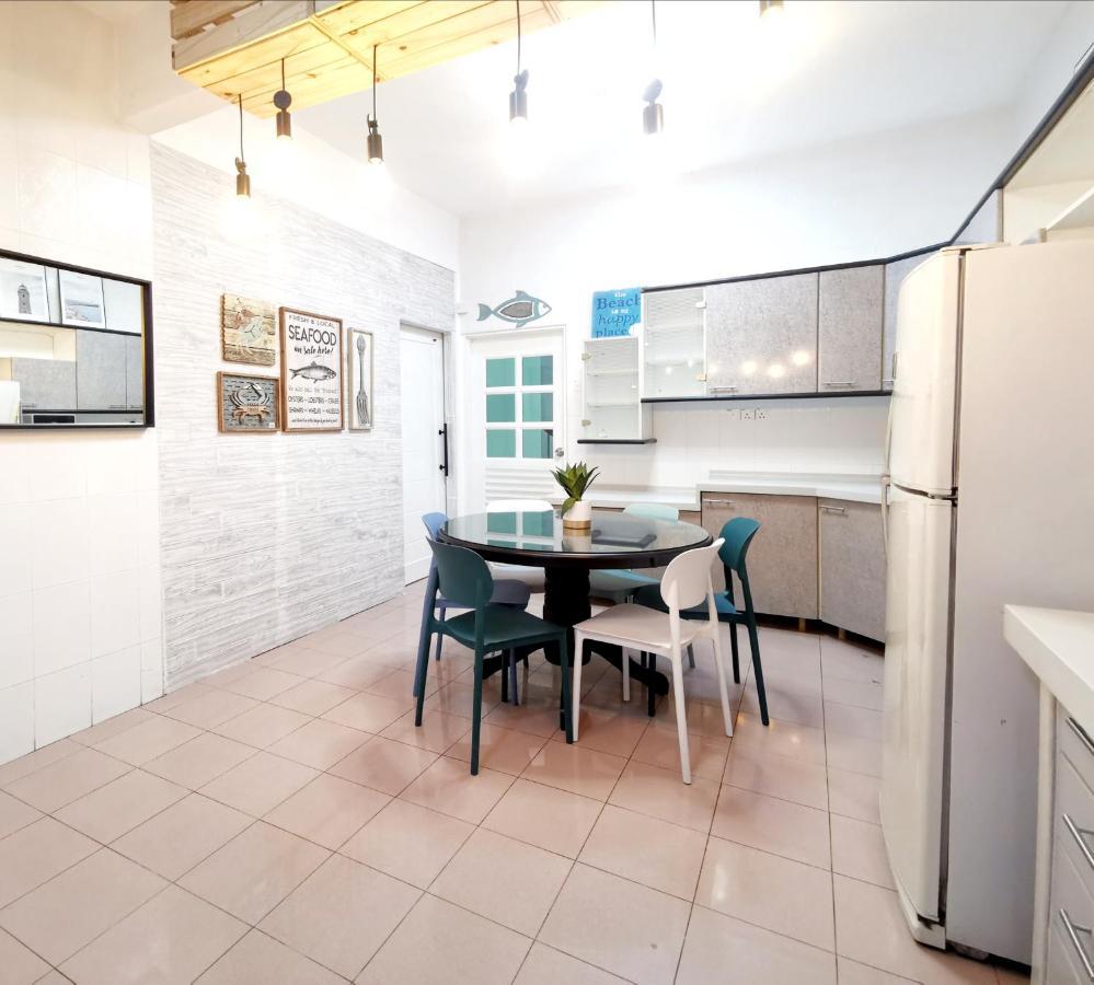 527 Beachhouse L 5 Bedroom With Swimming Pool - 3Min Walk To The Beach Tanjung Bungah  Exterior photo