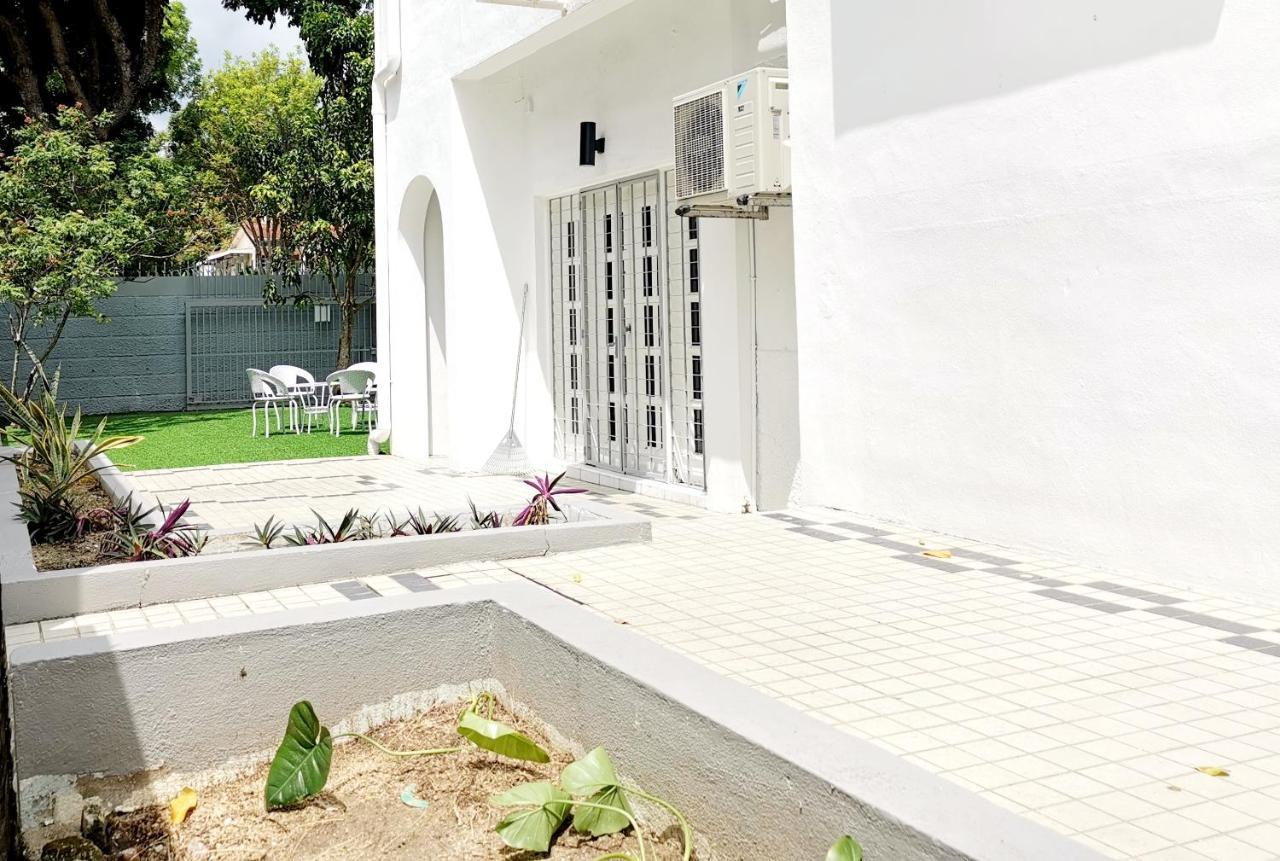 527 Beachhouse L 5 Bedroom With Swimming Pool - 3Min Walk To The Beach Tanjung Bungah  Exterior photo